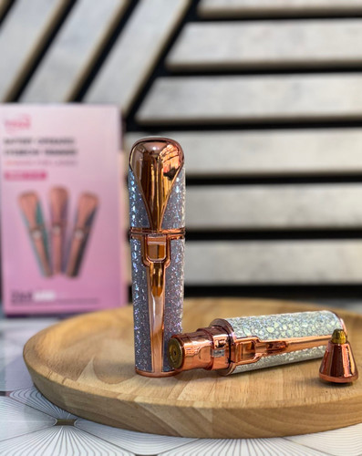 🔱 شیور اکلیلی دو کـــاره طــــــــرح جدید Y E S X ✅ مخصوص ابرو و صورت 👁️👃 ✅ طراحی شاین و لاکچری ✨🌈 ✅ دارای دو سری مجزا برای دقت بیشتر ✅ سبک، خوشدست و بیصدا 😌 ✅ مناسب استفاده روزانه و سفر 👜